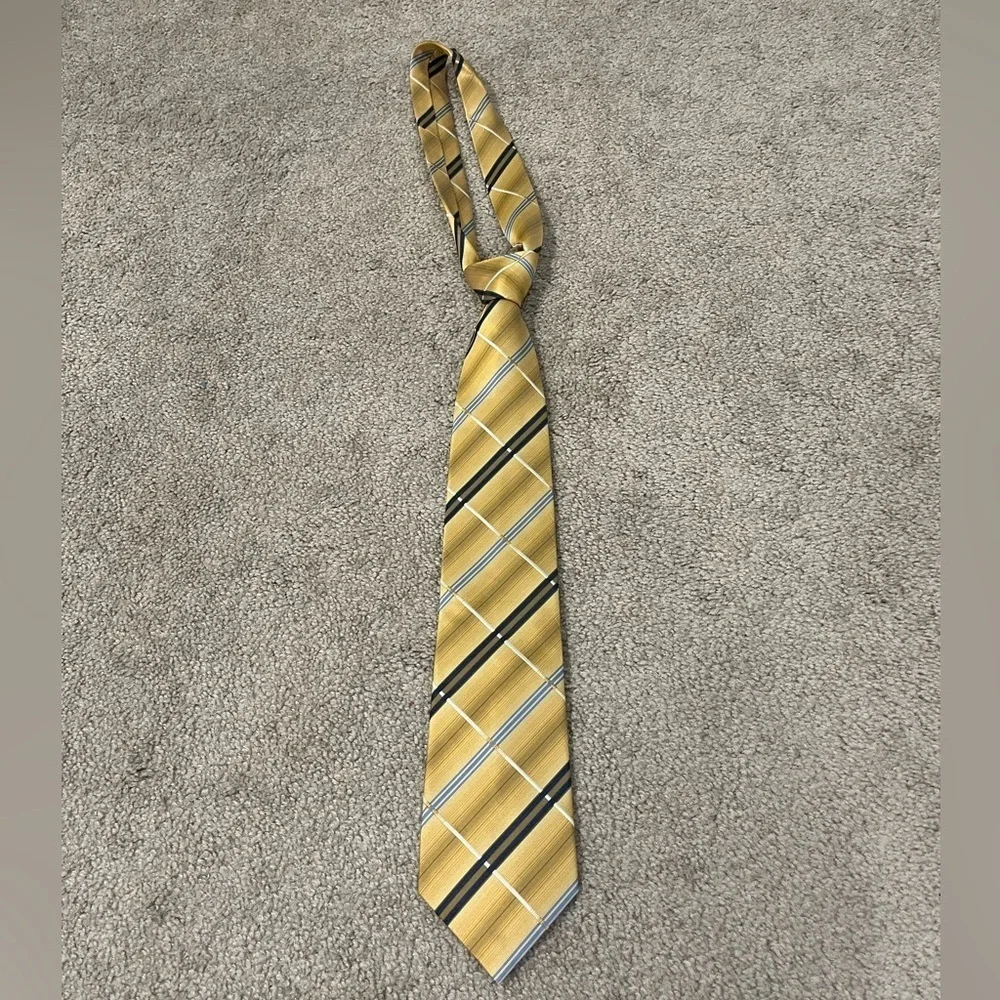 Van Heusen 100% Silk Plaid Tie
